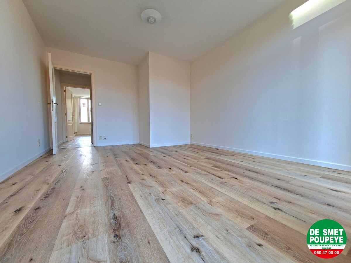 Ruim triplex appartement met 2 terrassen 