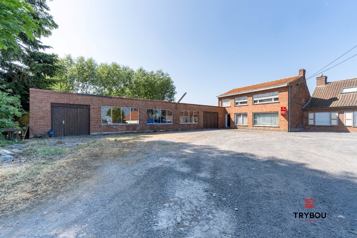 Woning met magazijn op 1203 m² – veel potentieel 