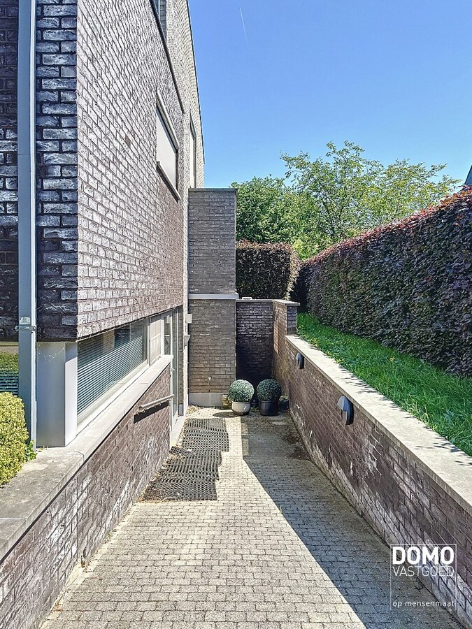 MODERNE PRAKTIJKRUIMTE/KANTOORRUIMTE TE HUUR IN KERMT 