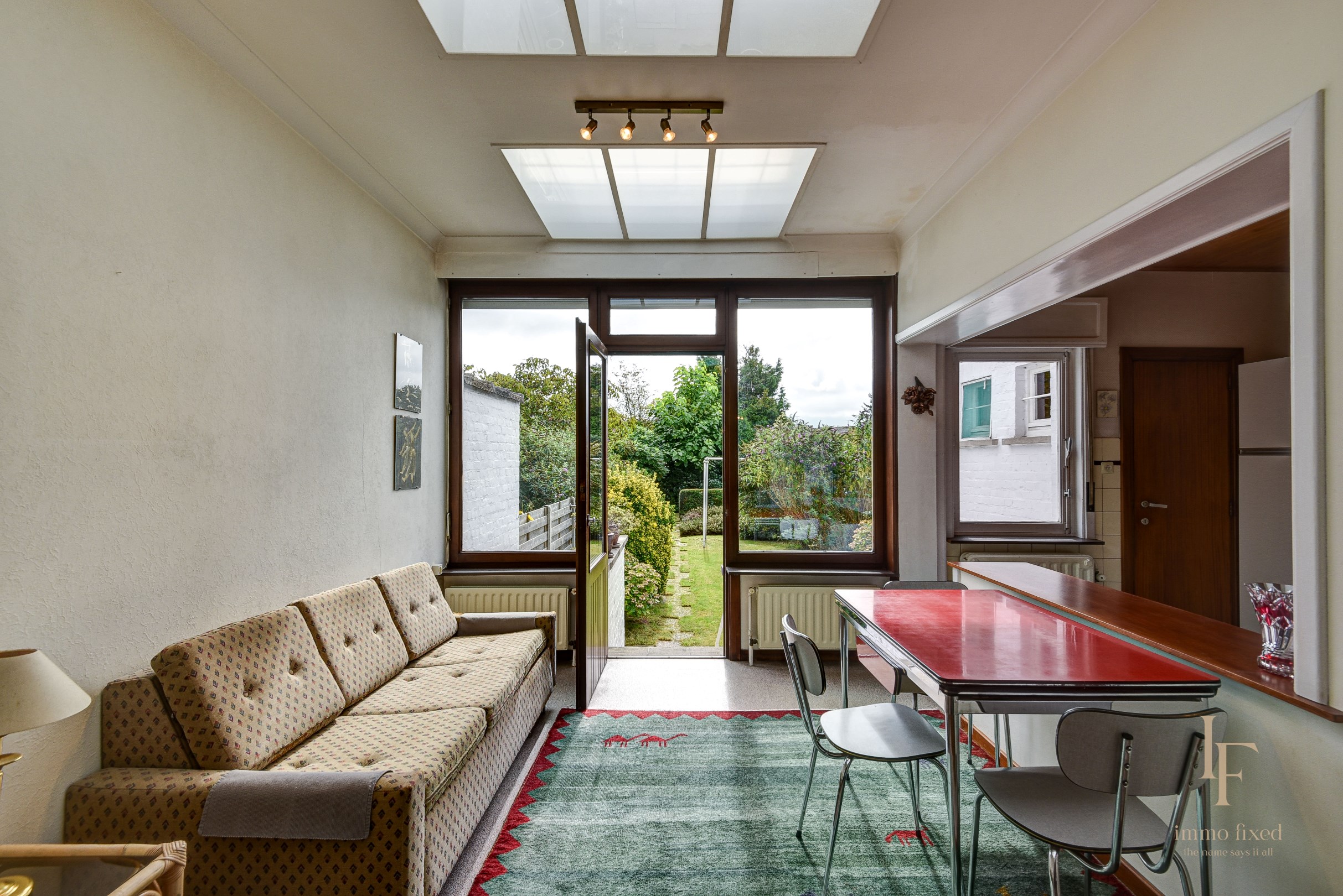 Te renoveren woning met tuin en garage in Wilrijk! 