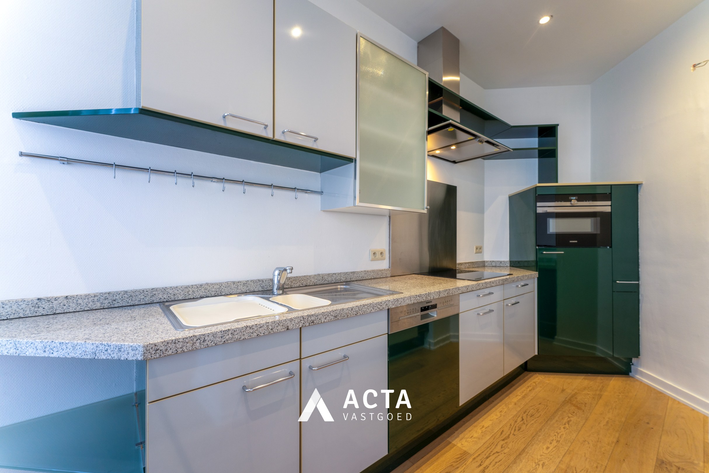 Charmant herenhuis- 3 slpk, praktijk +zonnige tuin 