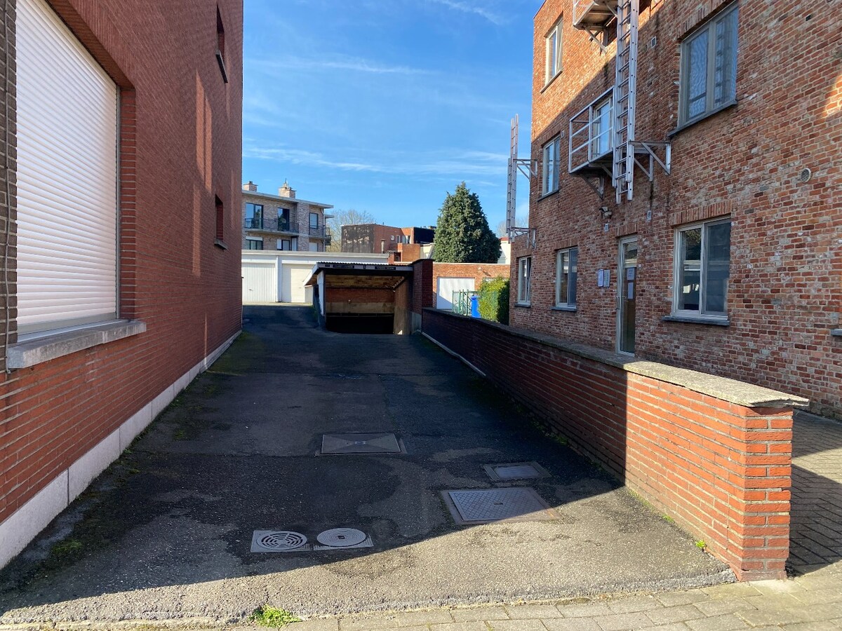 Ondergrondse garagebox met kantelpoort 