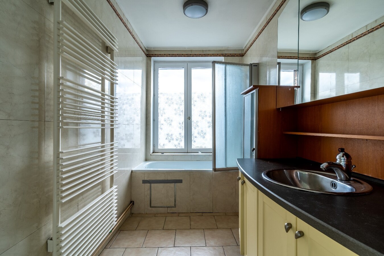 Appartement avec de beaux volumes &amp; 3 chambres, en plein centre-ville ! 