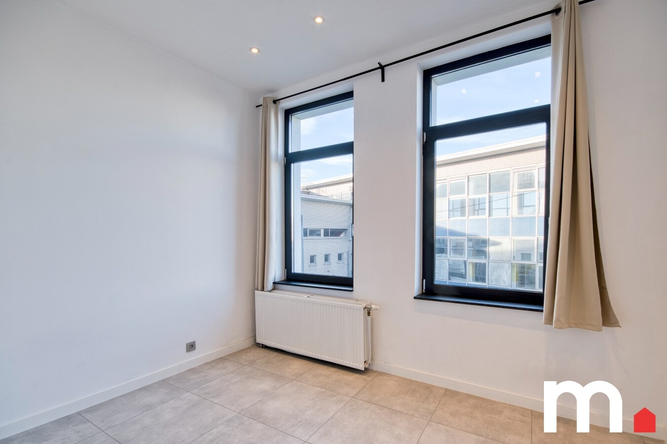 Instapklare woning te Izegem met 5 slaapkamers nabij het centrum TOPPER! 