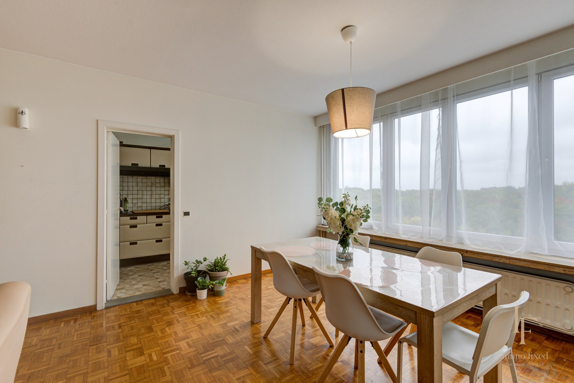 Instapklaar appartement met terras, uitzicht én garagebox! 