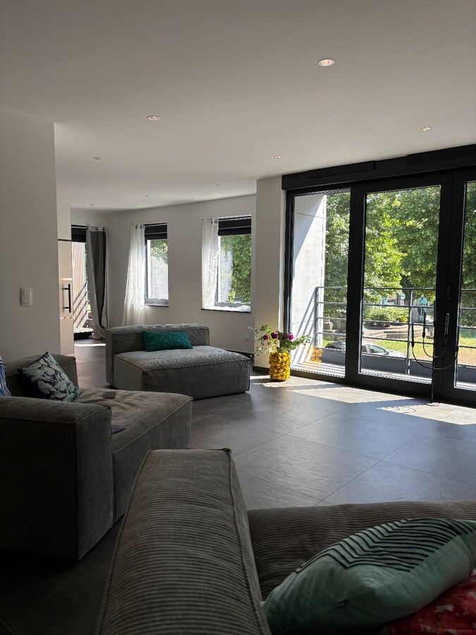 Situation, espace, matériaux de qualités et luminosité décrivent parfaitement ce bien 