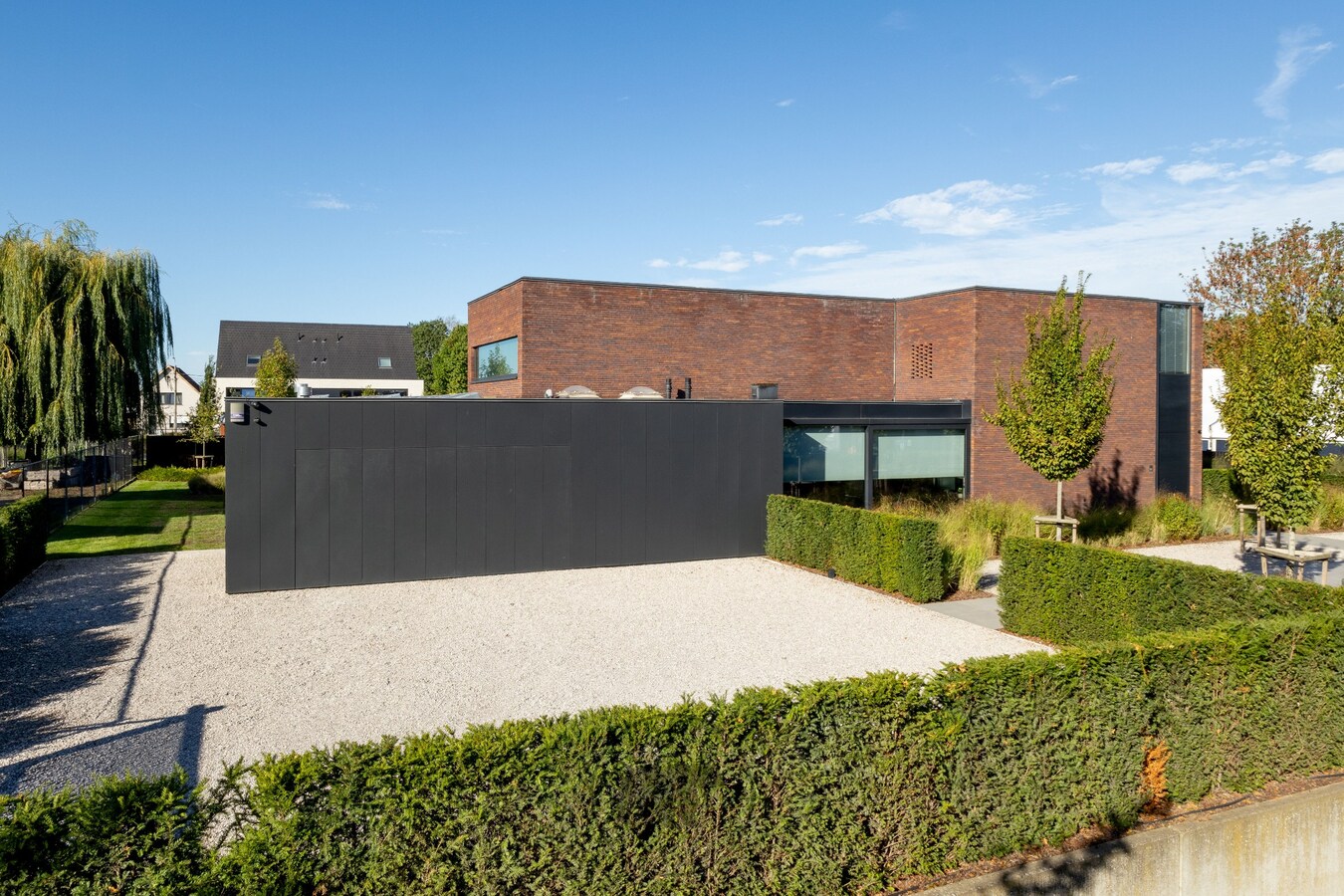 Buitengewone design villa op unieke ligging te Lochristi 