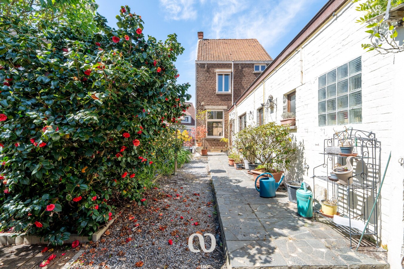 Gezellige gezinswoning met mooie tuin en garage nabij centrum Oudenaarde 