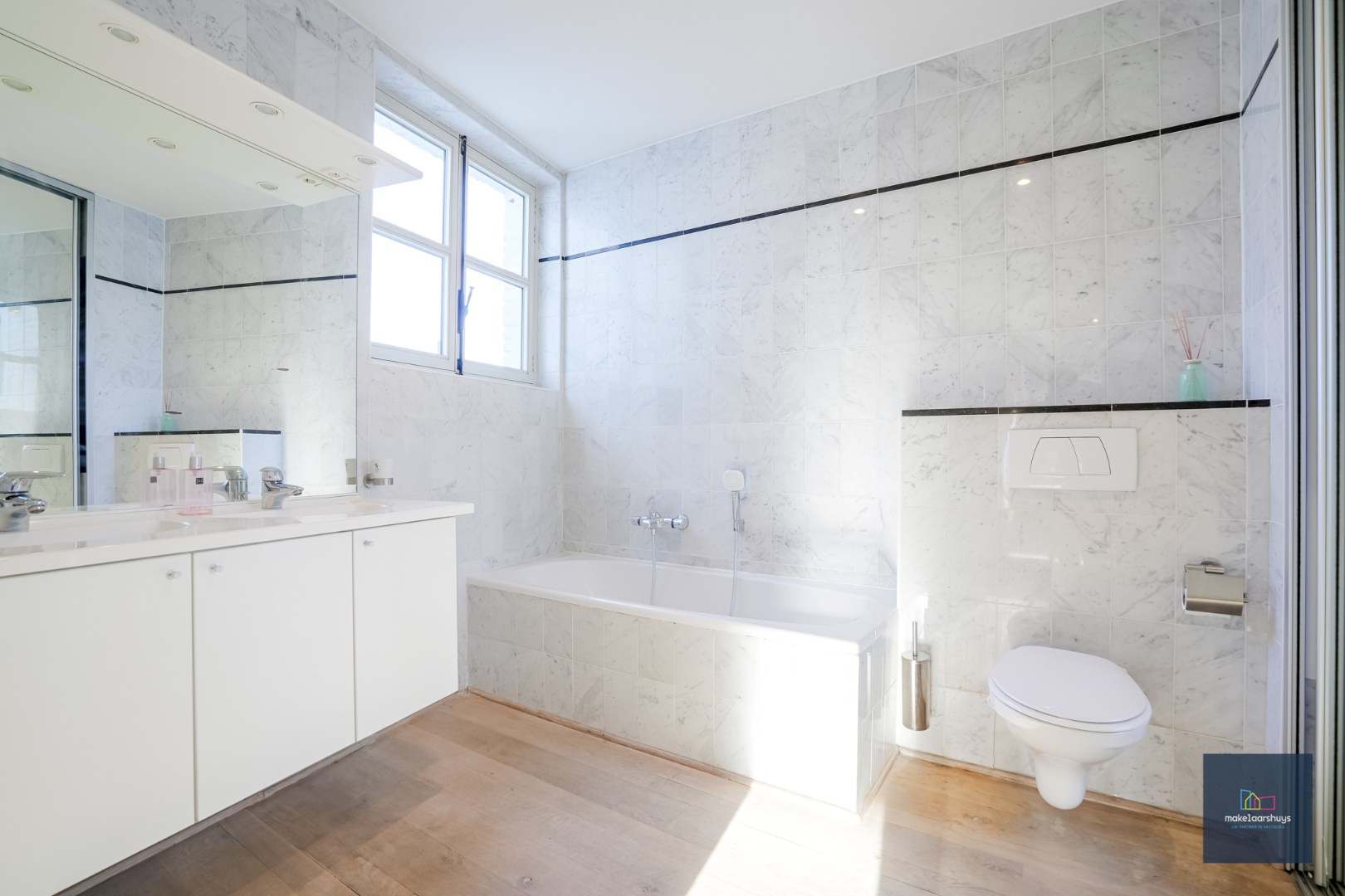 VERHUURD NSCHRIJVEN via de site ; Stijlvolle duplex in de hist. stadskern 