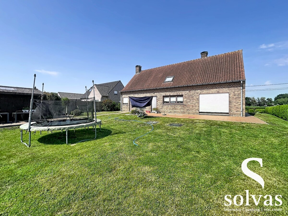 Ruime woning met 4 slaapkamers, tuin en garage in Aalter - Energielabel C - perceeloppervlakte 1050m² - bewoonbare oppervlakte 250m² - EPC-waarde 237 