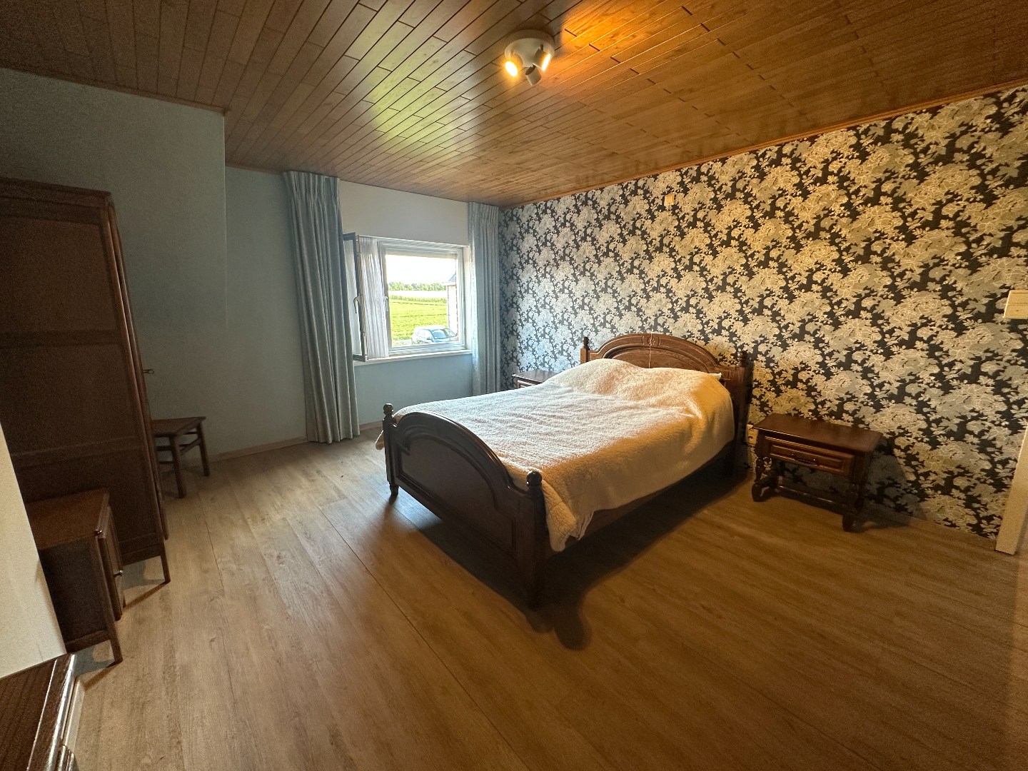 Rustige gelegen woning met 3 slpk, dubbele garage, tuin én landelijk open zicht, Ichtegem 