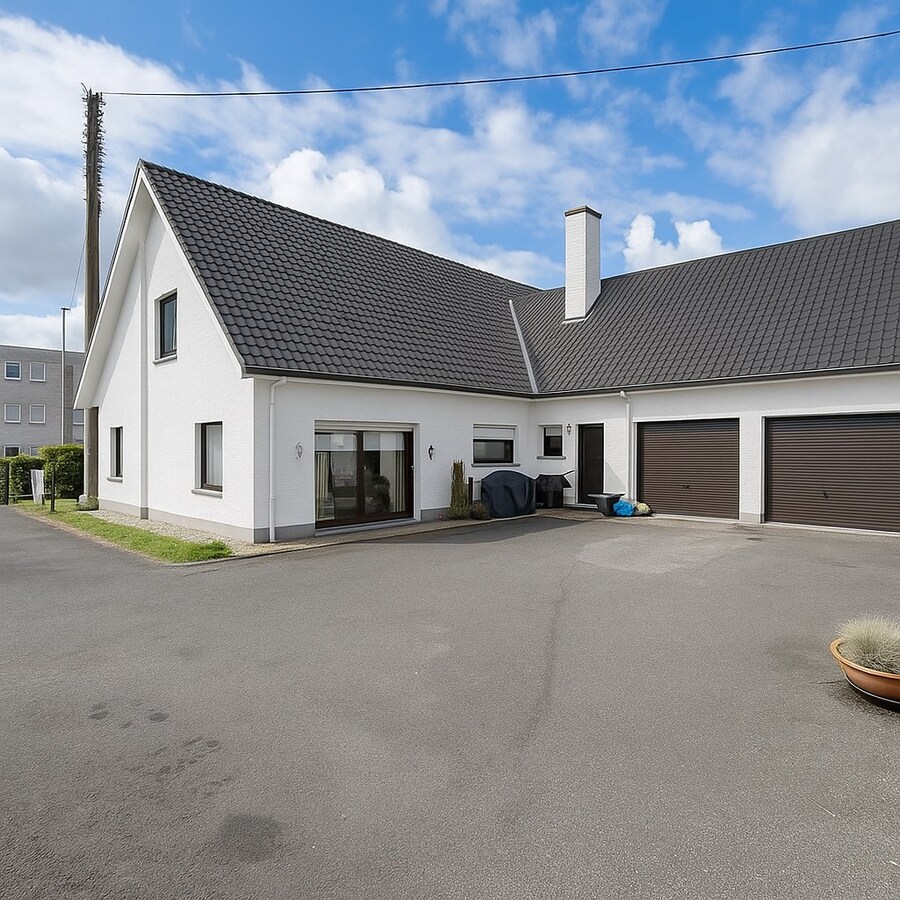 Alleenstaande Villa met 5 slaapkamers en 348m² bewoonbare oppervlakte te Lendelede! 