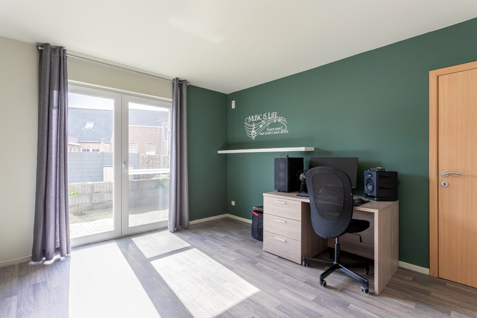 Recente woning (EPC B) met 5 slaapkamers en tuin te Vollezele 