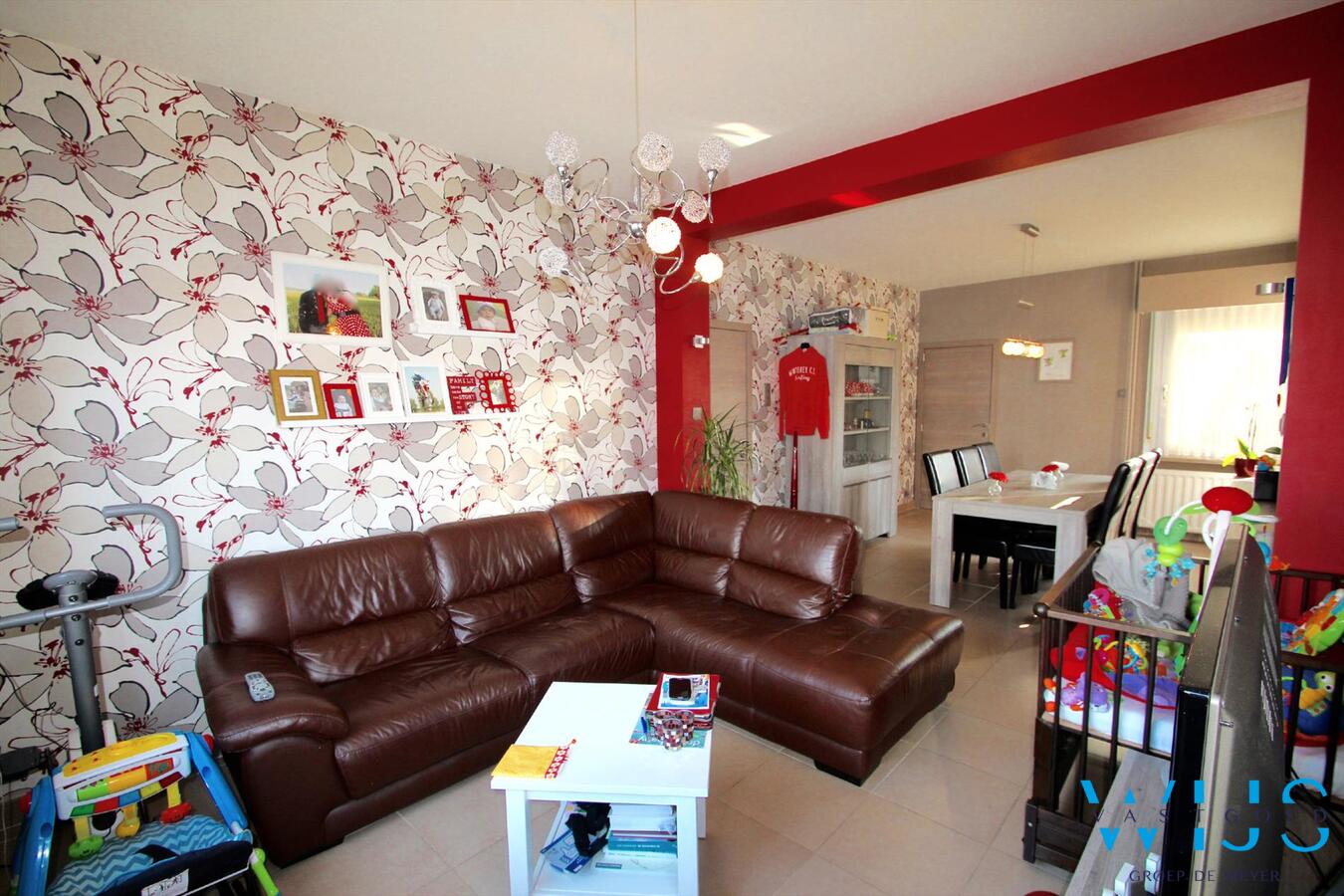 Instapklare rustig gelegen en gezellige woning met mooie tuin ! 