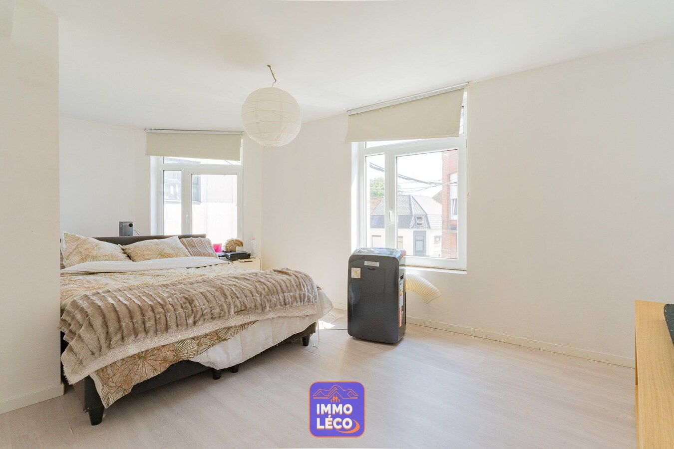 Maison avec cour, située dans le centre d'un village prisé ! 