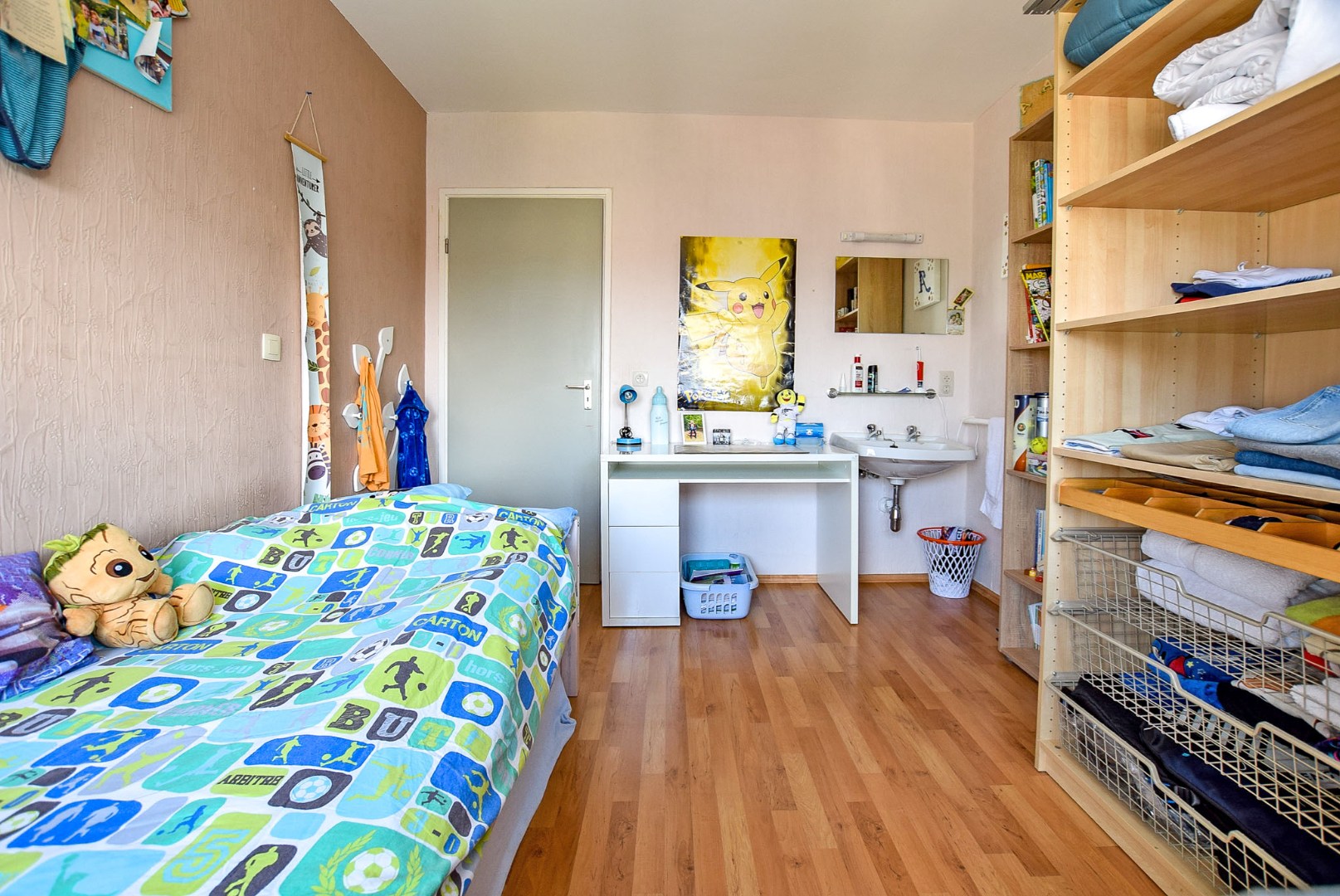 Ruime koppelvilla met 4 slaapkamers en dubbele garage te koksijde-Bad op amper 700m van het strand. 