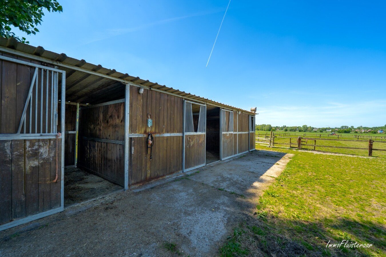 Prachtige villa met zwembad en luxueus poolhouse met optioneel bij te kopen weiland van ca. 21.856 m2 te Hove 