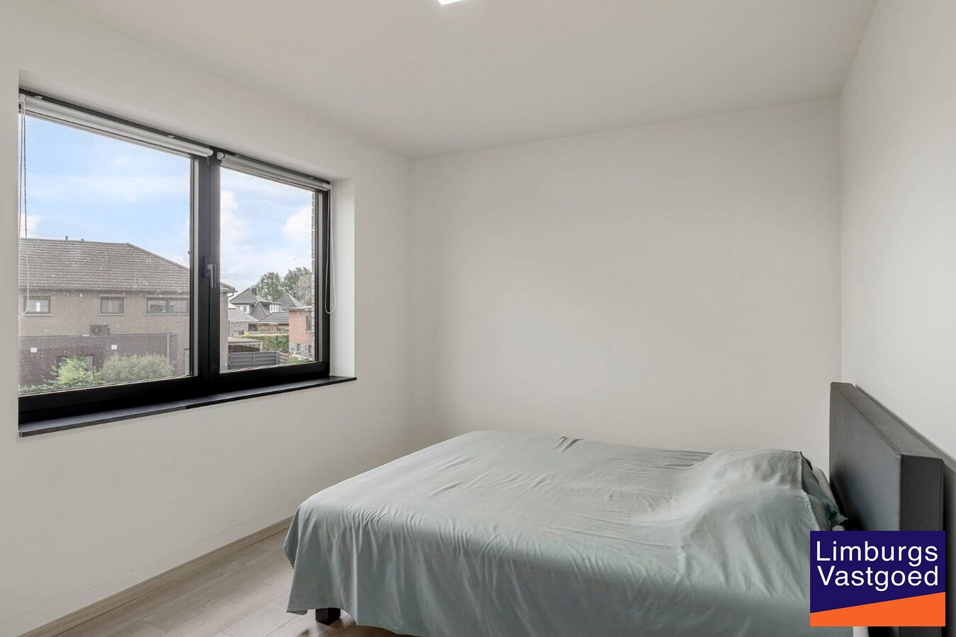 Nieuwbouwwoning, halfopen bebouwing, 3 slpk, 3a 4ca, te Beringen 