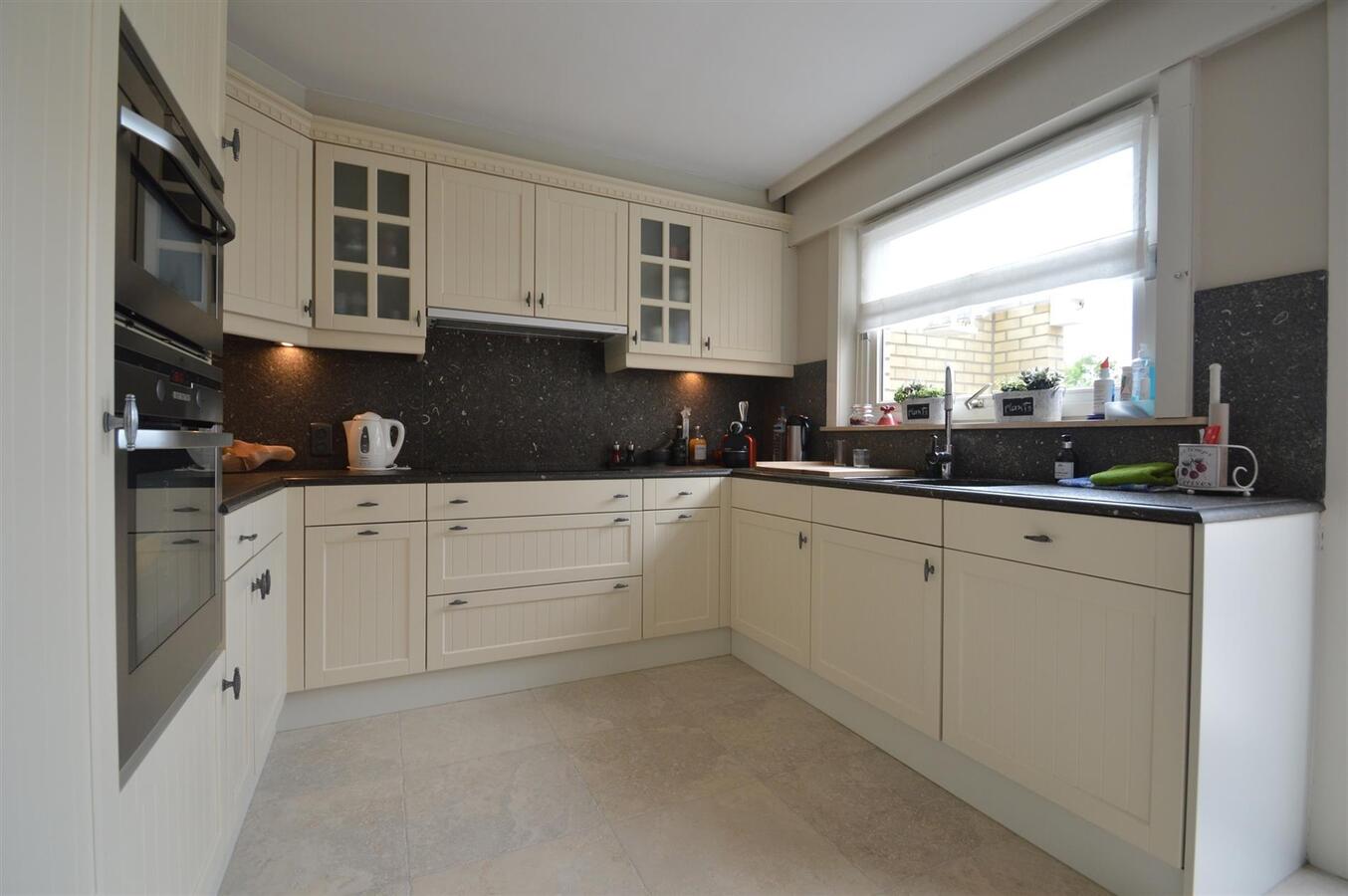 Zeer knappe woning met garage op een rustige ligging - Heist 