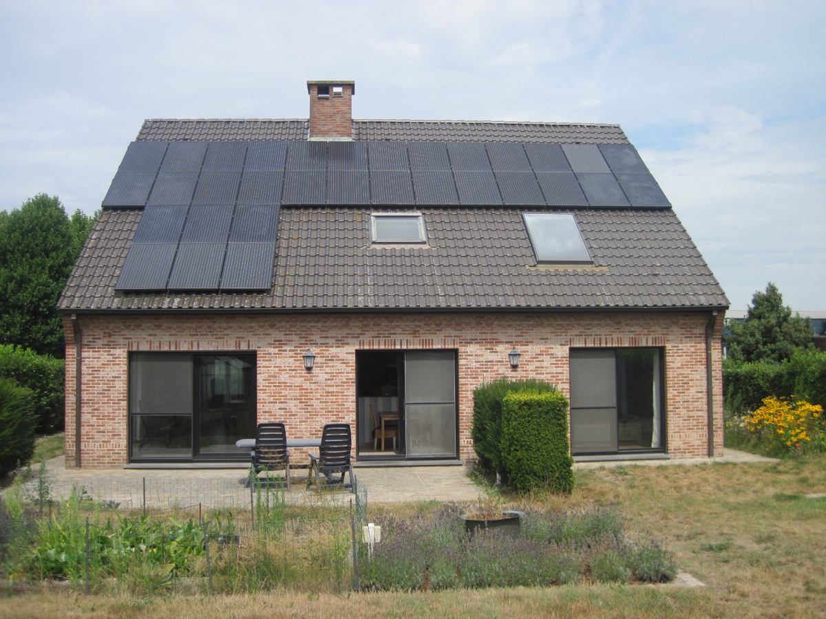 Ruime villa nabij 't Peerdeken. 