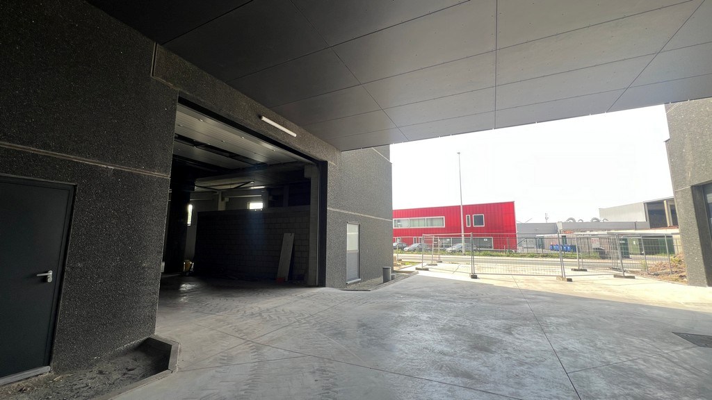 Nieuwbouw magazijnen te huur in de Pantserschipstraat in Gent