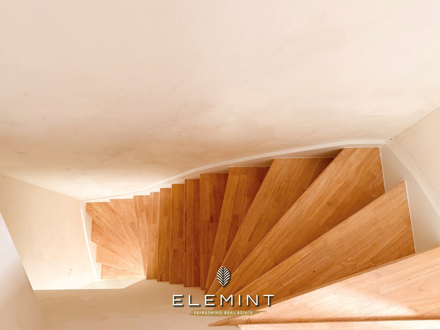 Volledig gerenoveerde woning met fietsenberging te Kortrijk 