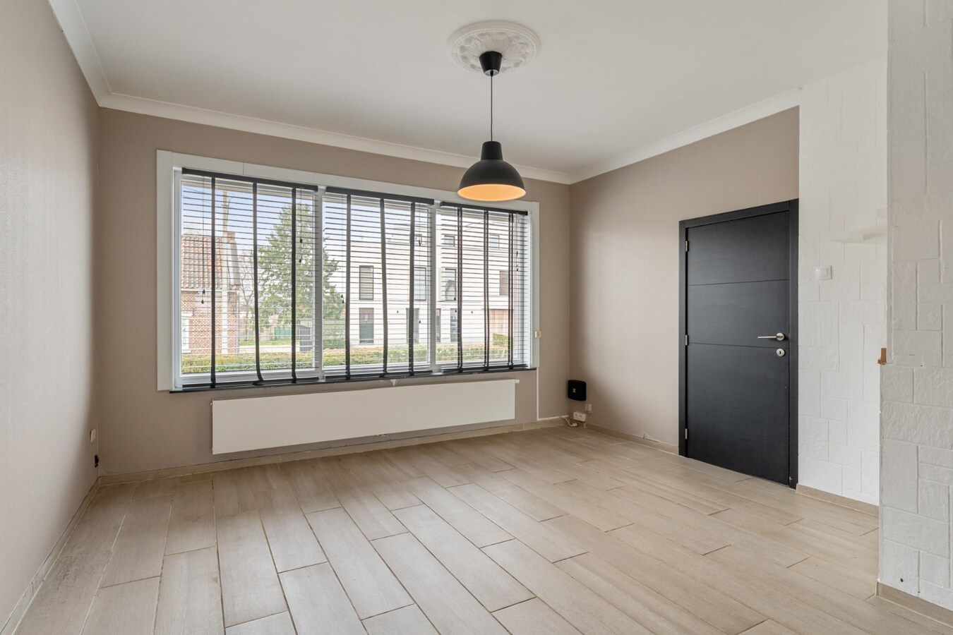 Een vrijstaande gezinswoning met 3 slaapkamers op perceel van 5a33ca 