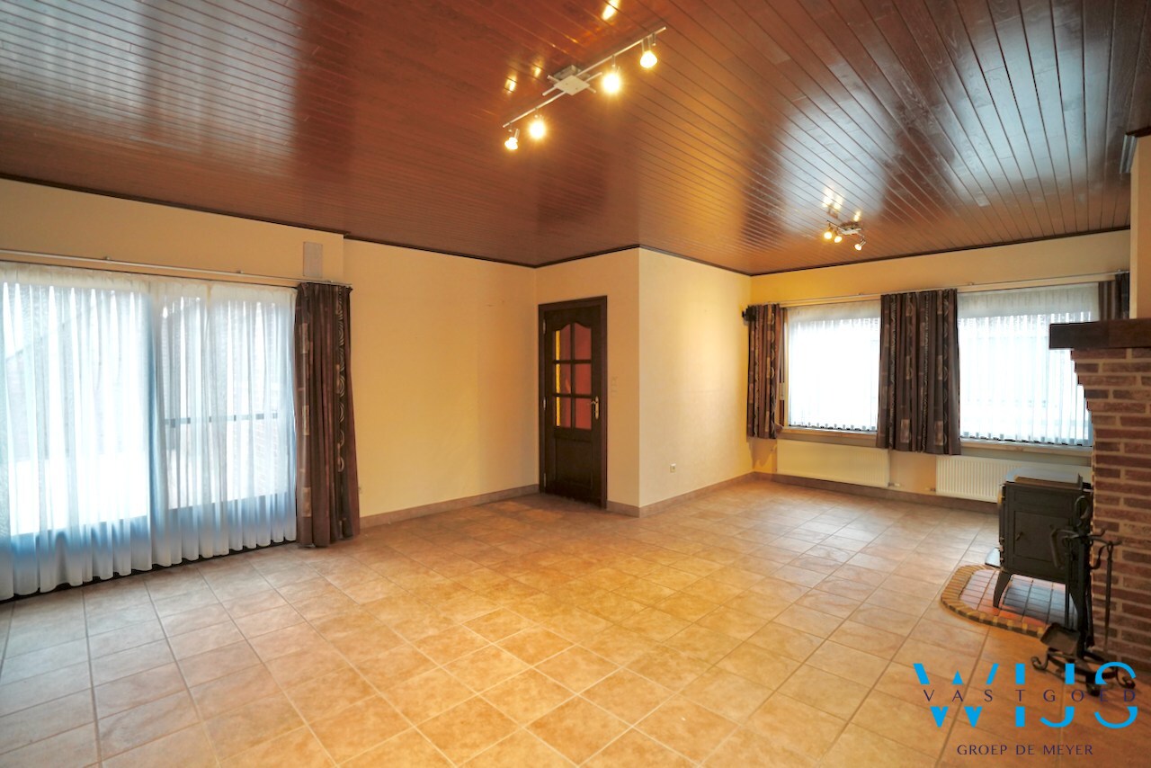 Super gezellig woonhuis met ruime garage te Boekhoute ! 