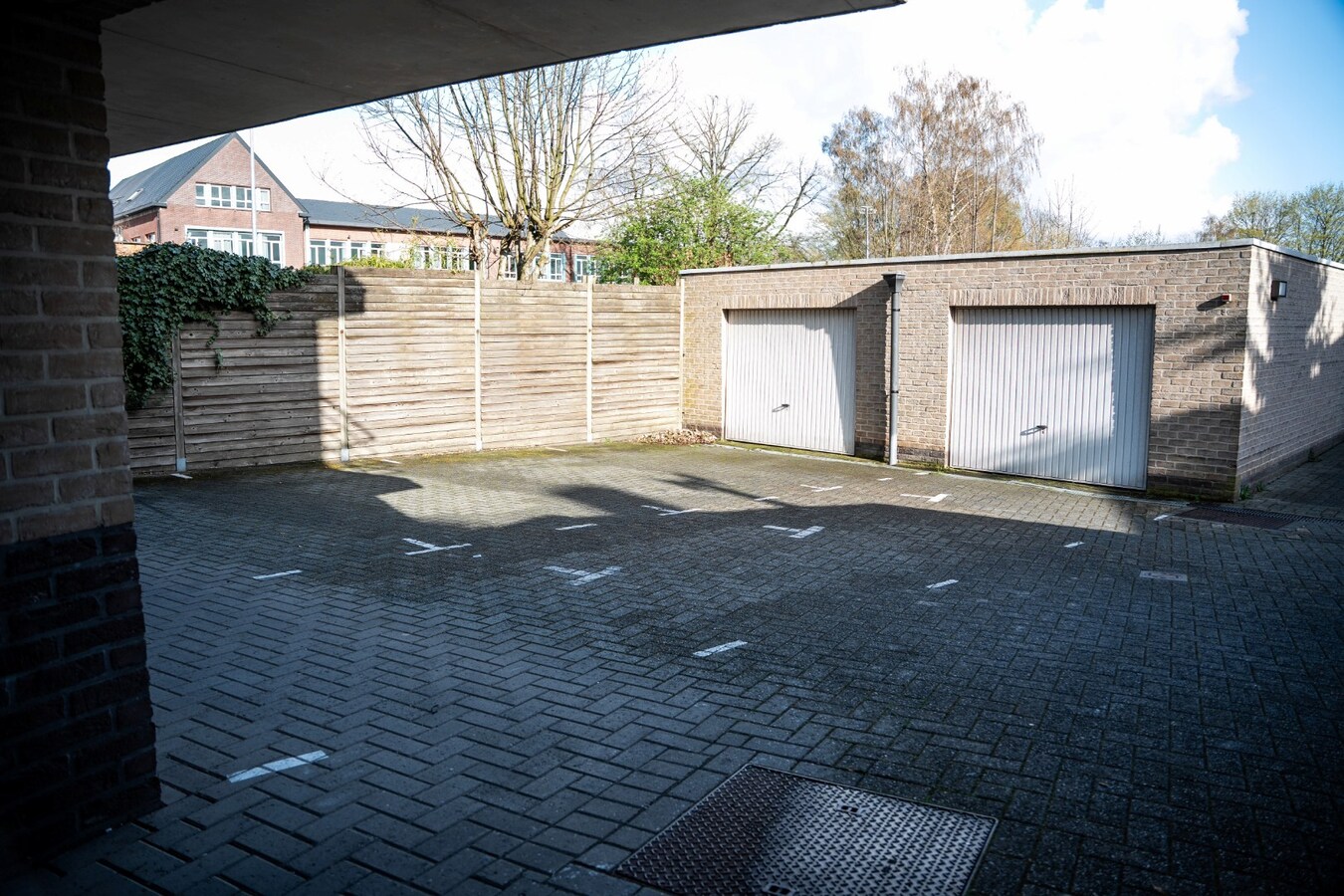 Instapklare handelsruimte met commerciële topligging in het hart van Geel 