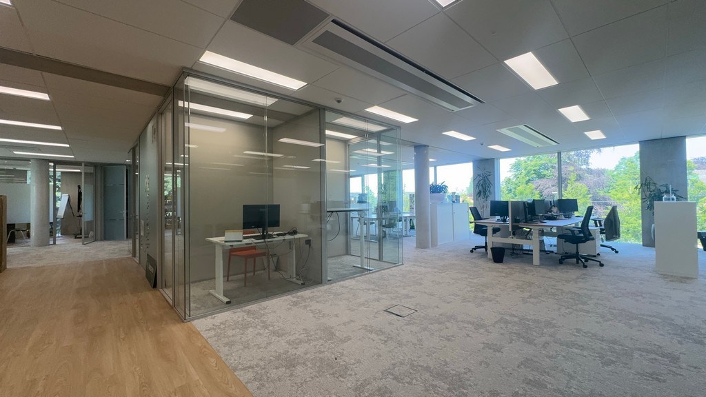 Energiezuinige kantoren te huur in Office Park aan E17 te Lokeren