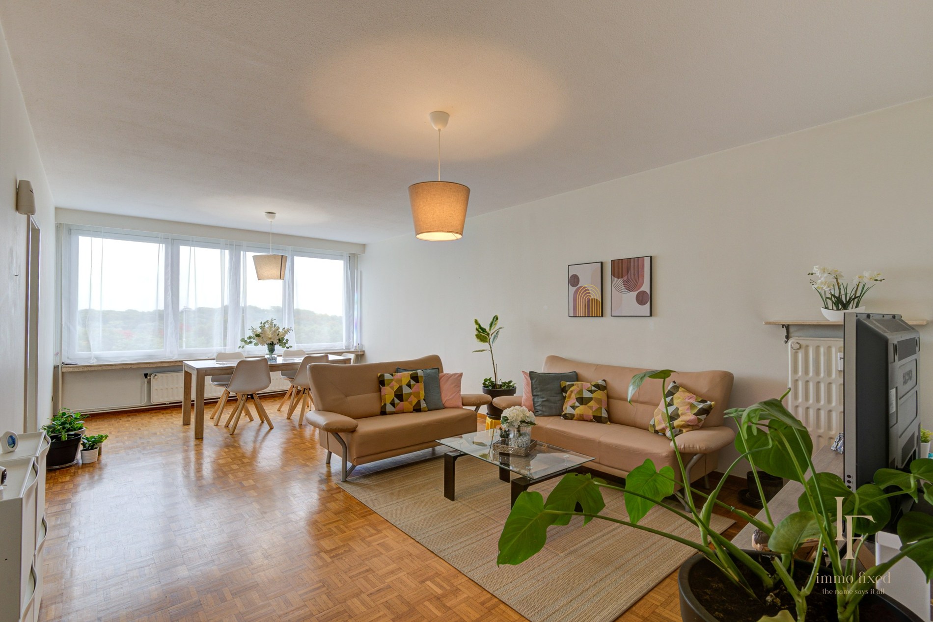 Instapklaar appartement met terras, uitzicht én garagebox! 