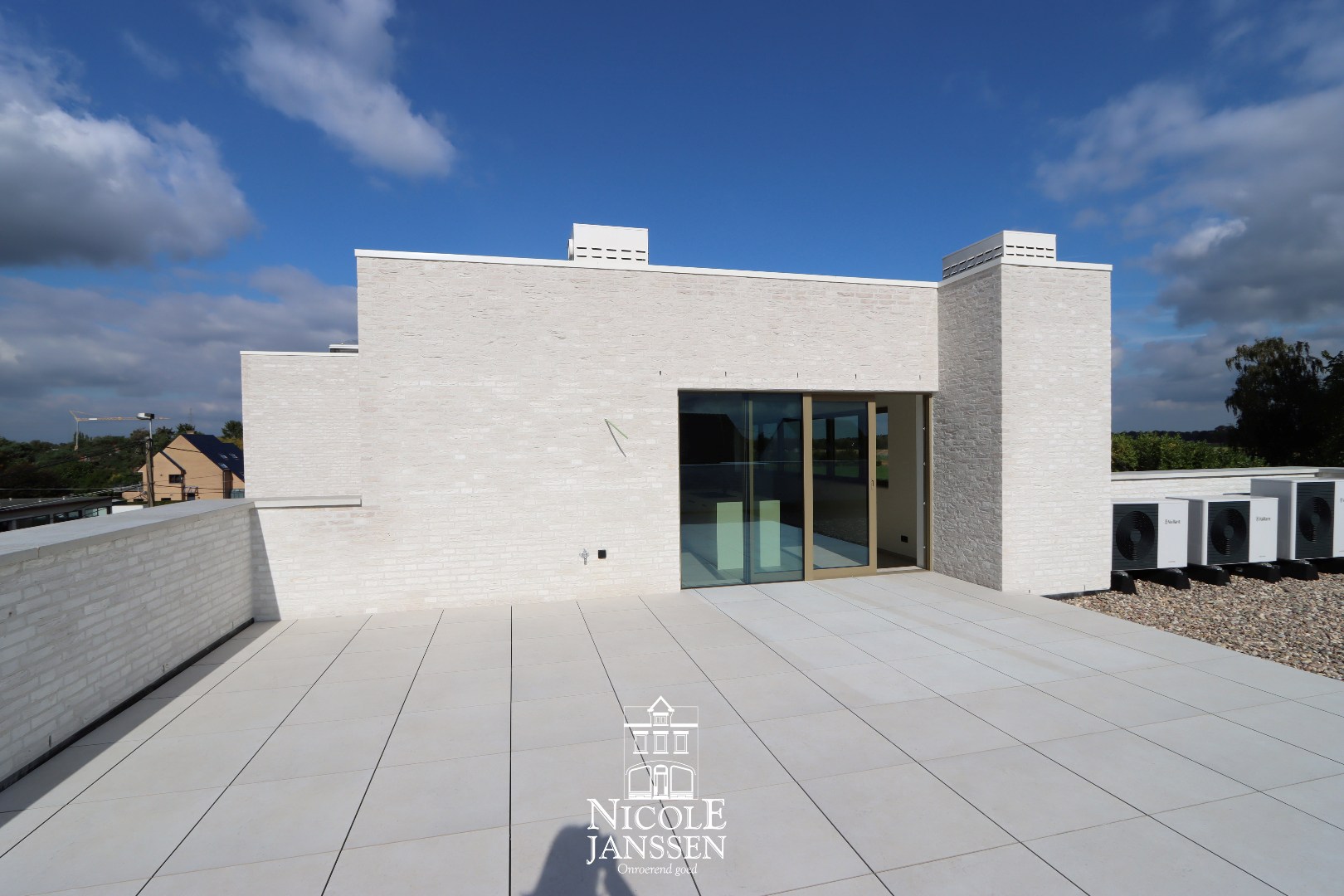 Penthouse met twee autostandplaatsen 