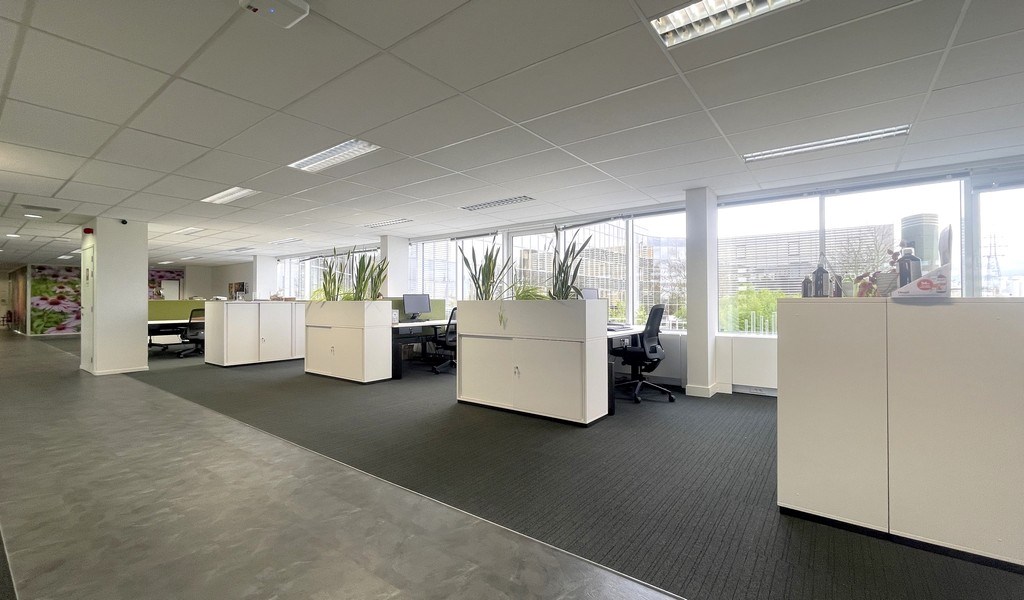 Kantoren te huur in West Port aan E34 in Zwijndrecht