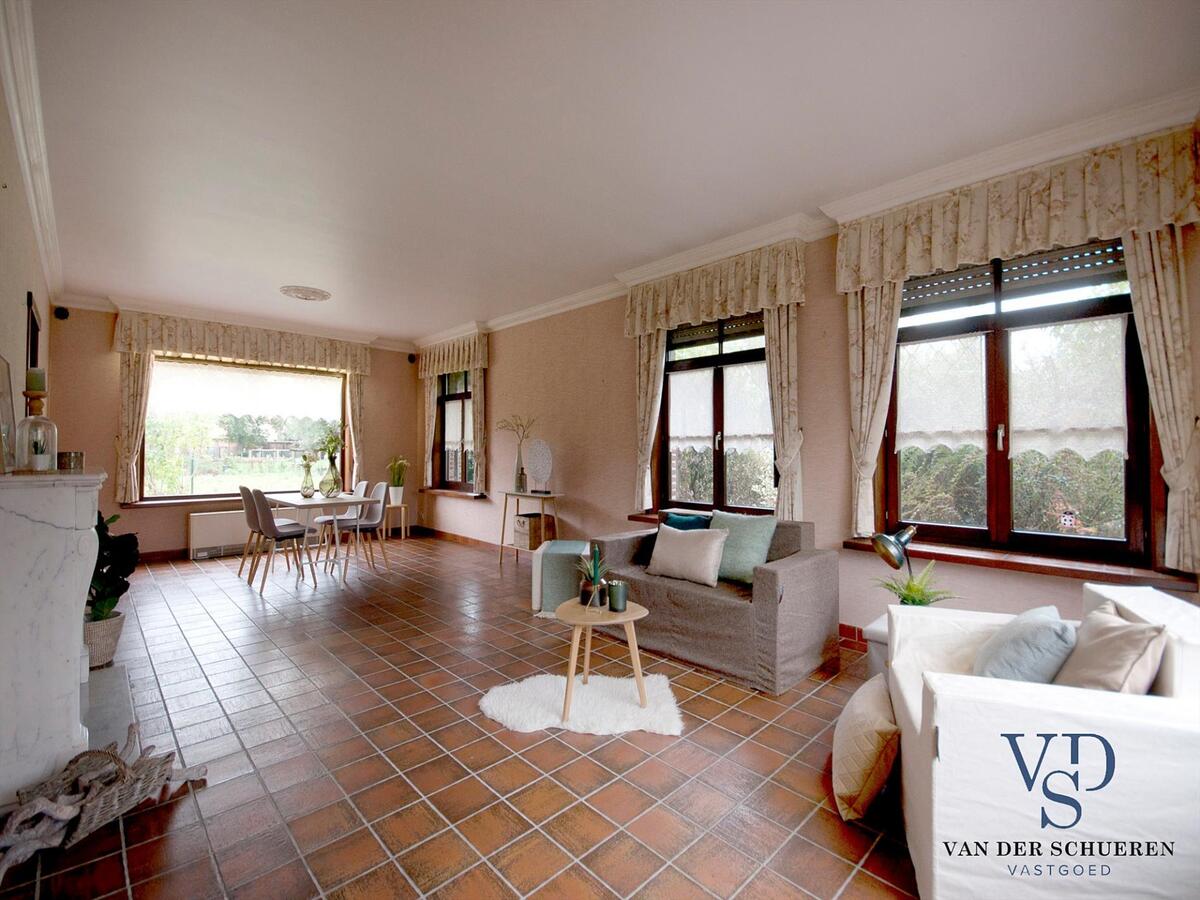 Degelijke villa op bijna 5000 m2 - exclusieve ligging nabij de Schelde in doodlopende straat ! 