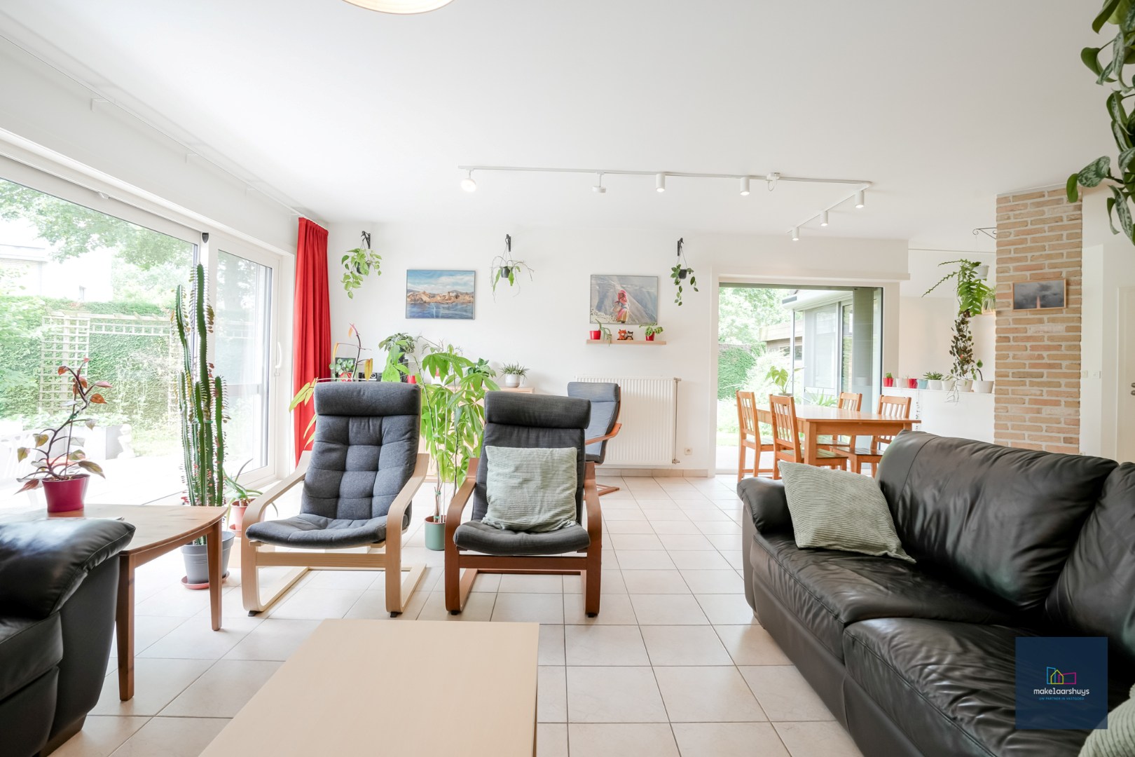 Ruime en  instapklare halfopen bebouwing met tuin 