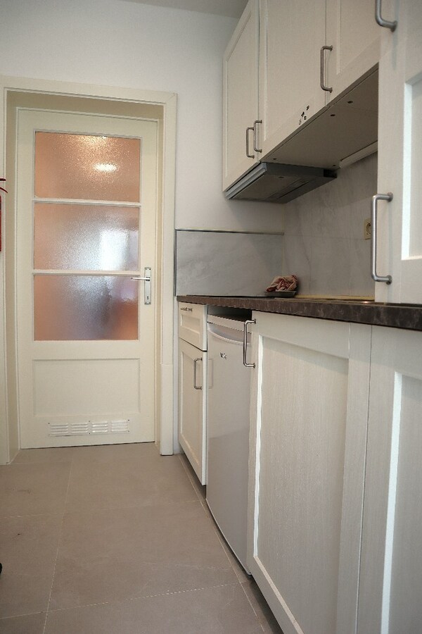 Nieuw gerenoveerd 1 slaapkamer appartement/studio te Elsene 