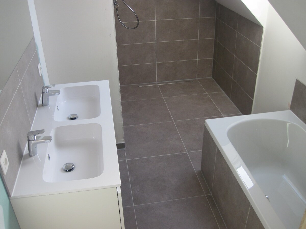 Aangename, energiezuinige nieuwbouwduplex in hartje Deinze 