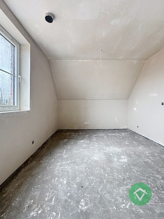 Alleenstaande nieuwbouwwoning met 4 slaapkamers en tuin te Koekelare 