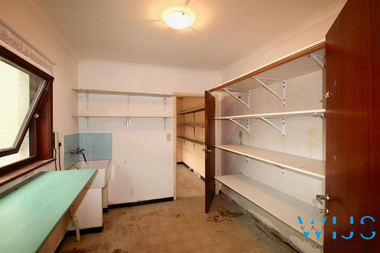 Op te frissen/te renoveren gezinswoning op TOPlocatie te ERTVELDE! 