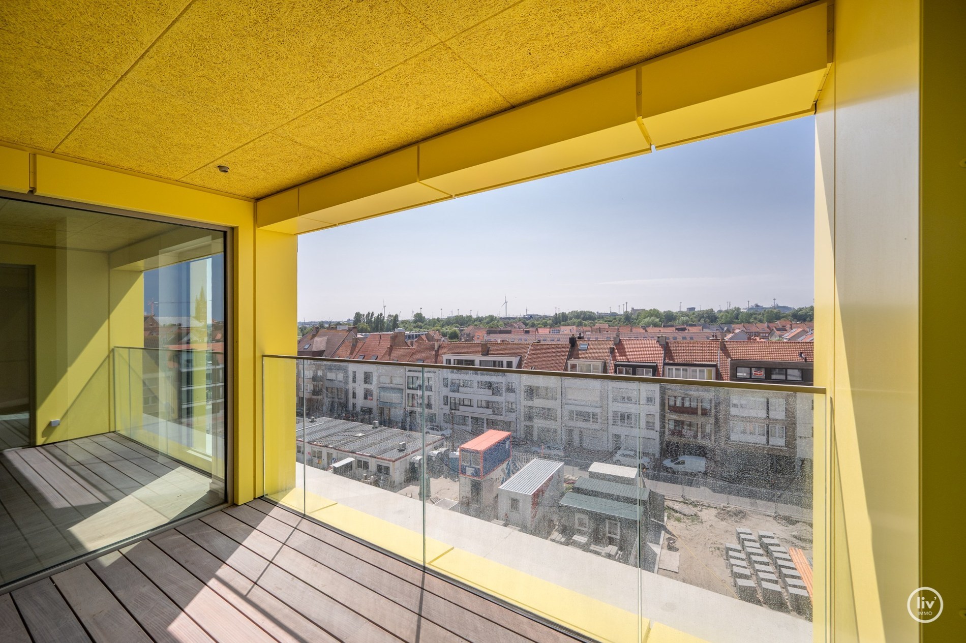 Volledig instapklaar nieuwbouw-appartement voorzien van een gevelbreedte van 10m: Opendeurdag  Zondag 4/01 (14u tot 17u). 