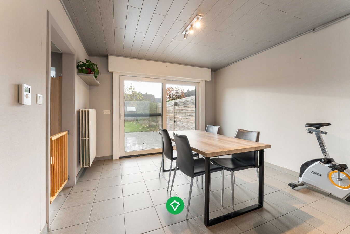 Woning met 5 slaapkamers en tuin in rustige wijk te Koekelare 