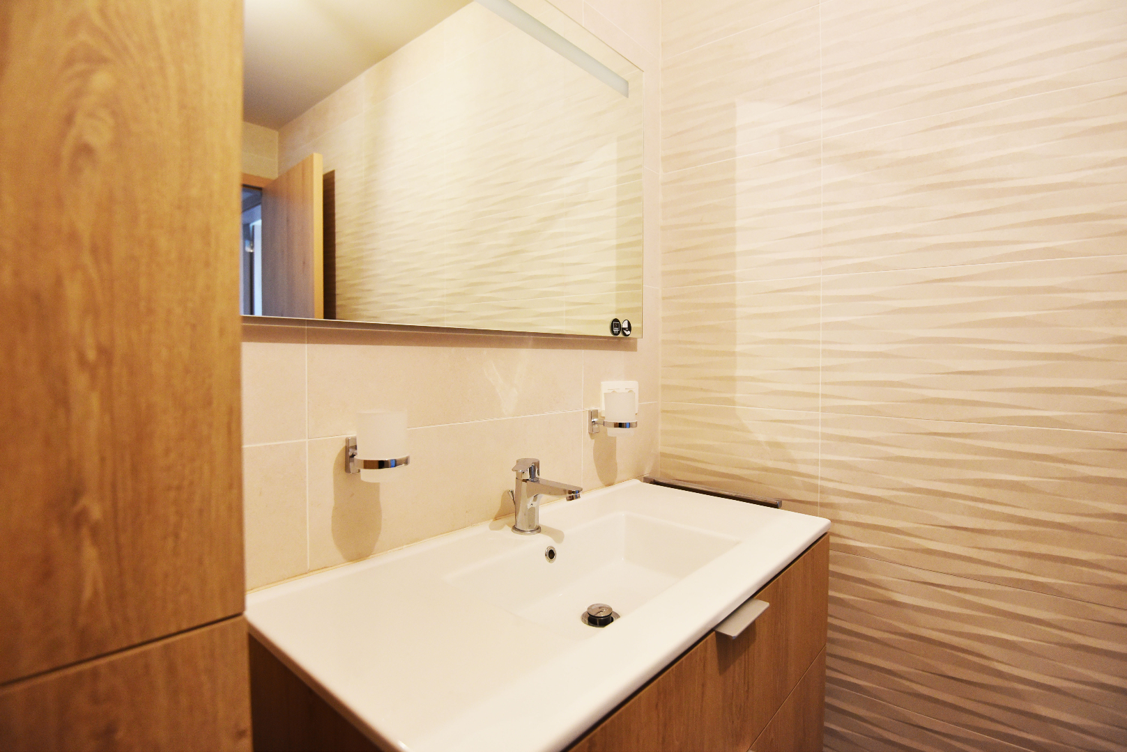 Nieuwbouwappartement, 2 slpks, autostaanplaats en terras te MALDEGEM centrum. 