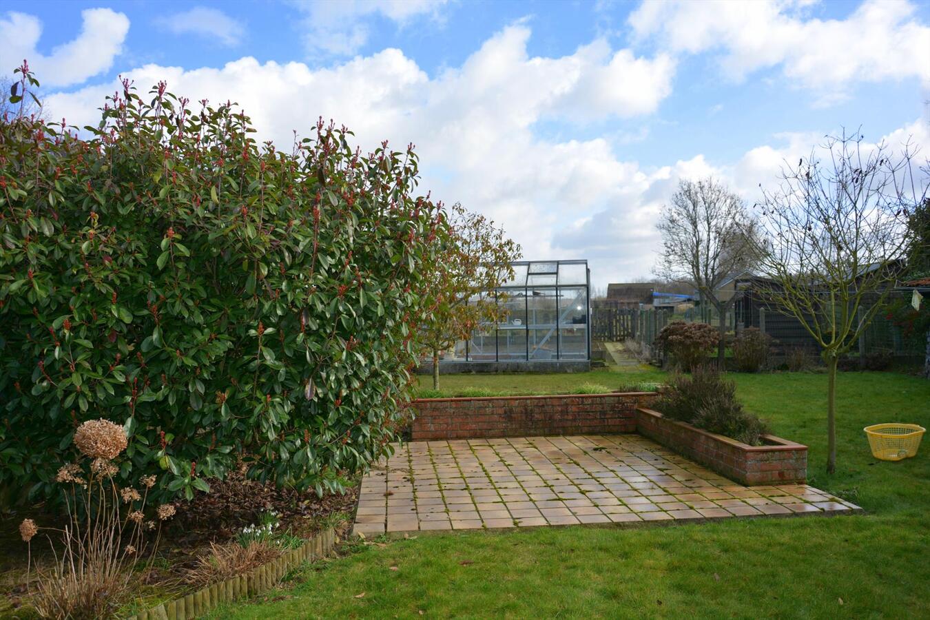 Ruime half-open woning 