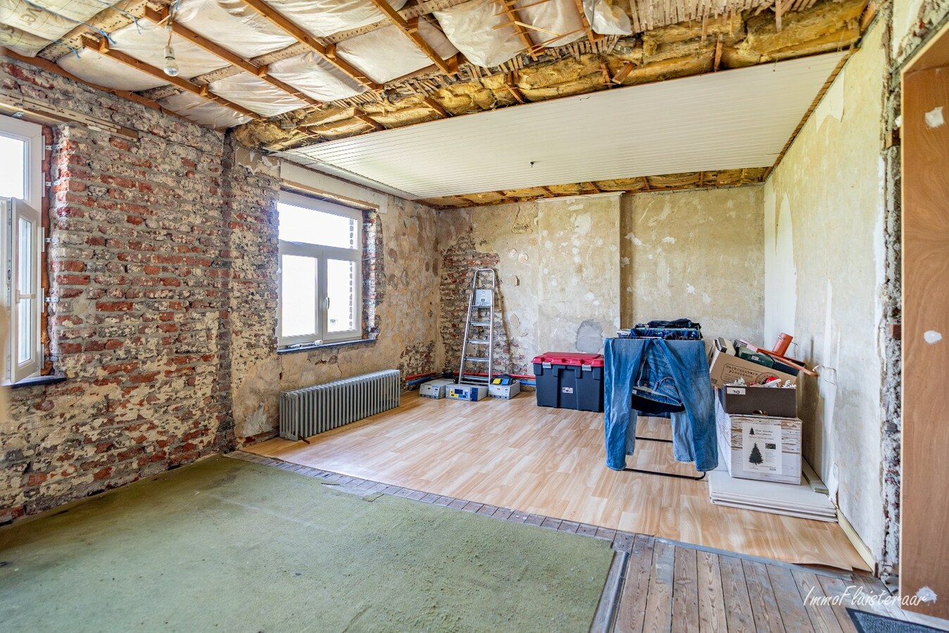 Charmante verder af te werken woning met paardenstallen en weide op ca. 1,7 ha te Geetbets 