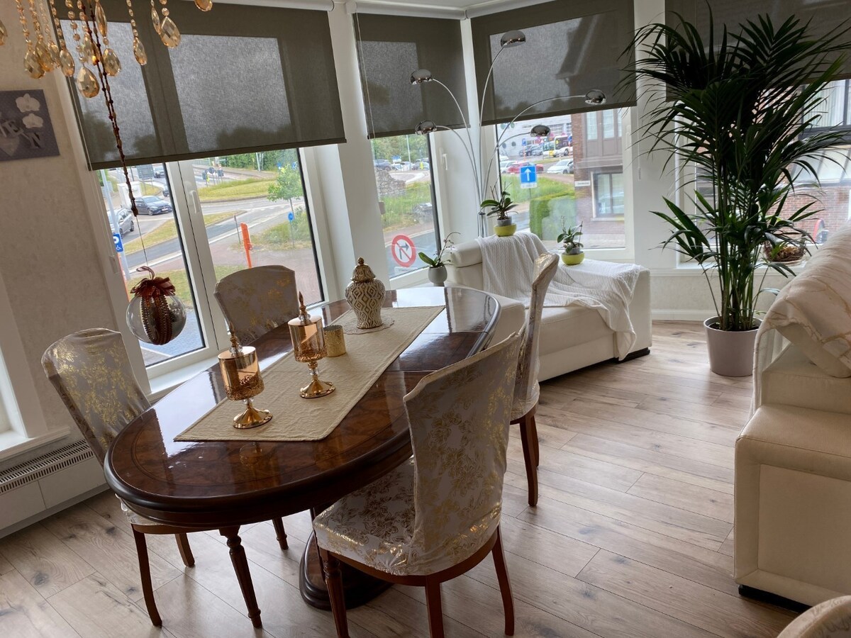 Ruim en lichtrijk appartement. 