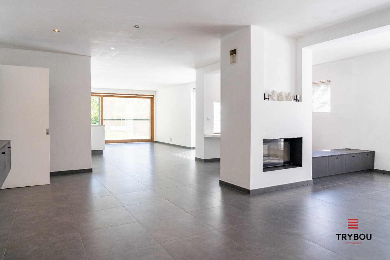 Alleenstaande woning met 4 slaapkamers in Merkem! 