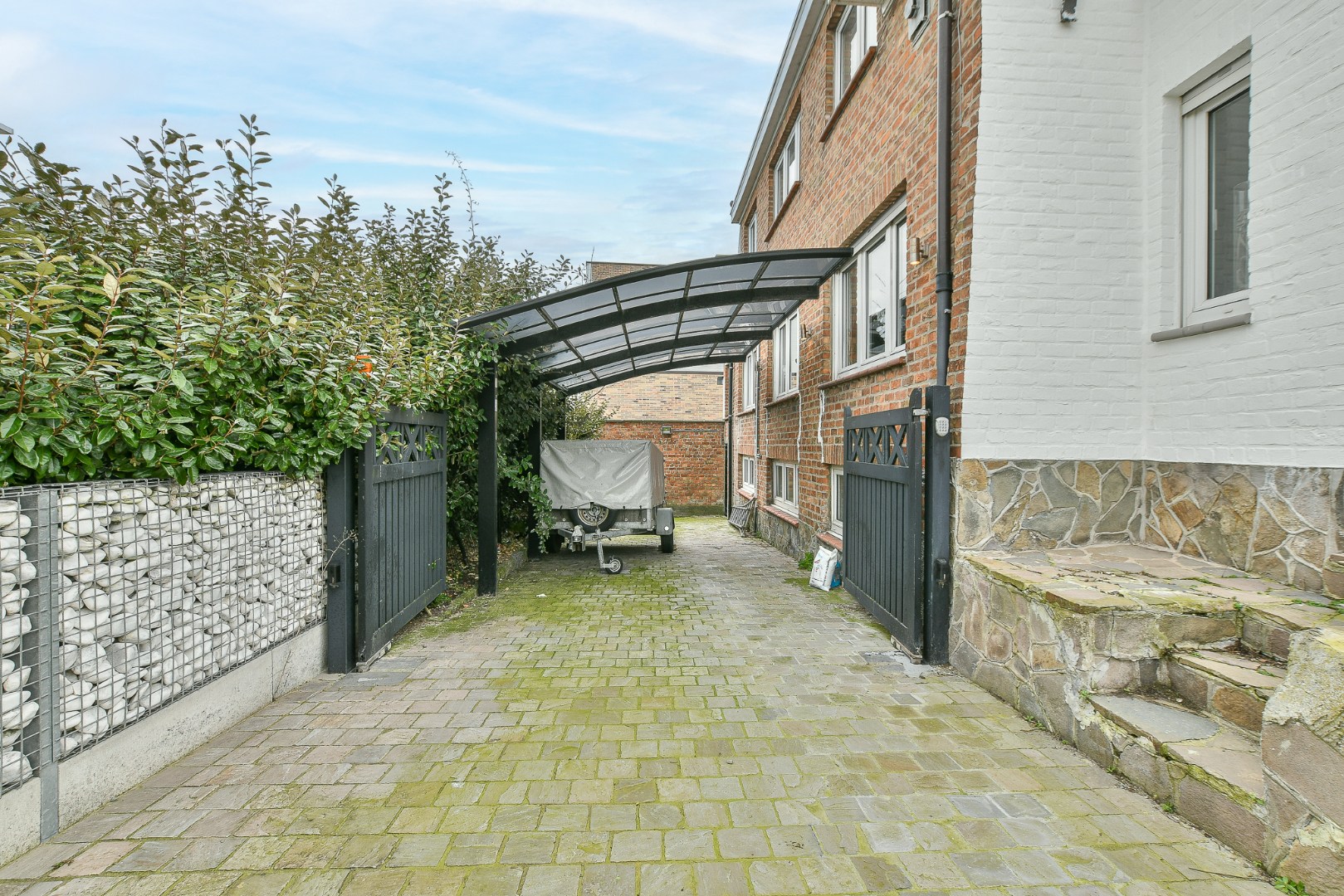 Ruime woning met veel mogelijkheden, carport en 2 parkeerplaatsen - vlakbij centrum &amp; zee! 