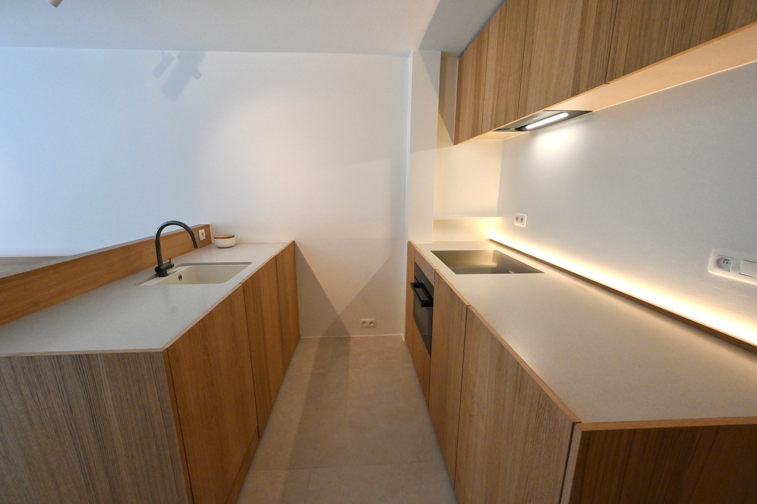 Gemeubeld - UNIEK pareltje met zonnige tuin, vlakbij het strand en het Driehoeksplein. 