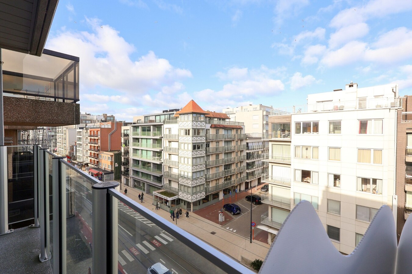 Modern appartement met 2 slaapkamers en parking te Oostduinkerke 