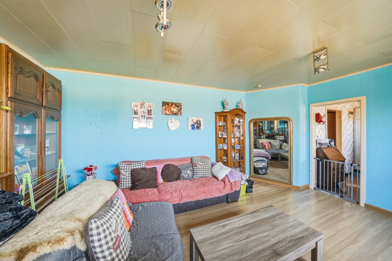 Opbrengsteigendom met 4 (vergunde) appartementen en garage te Bredene - Rendement 6,12% 